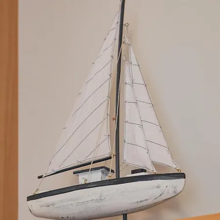 Appartement Charming Located Near The Promenade In By Renters *